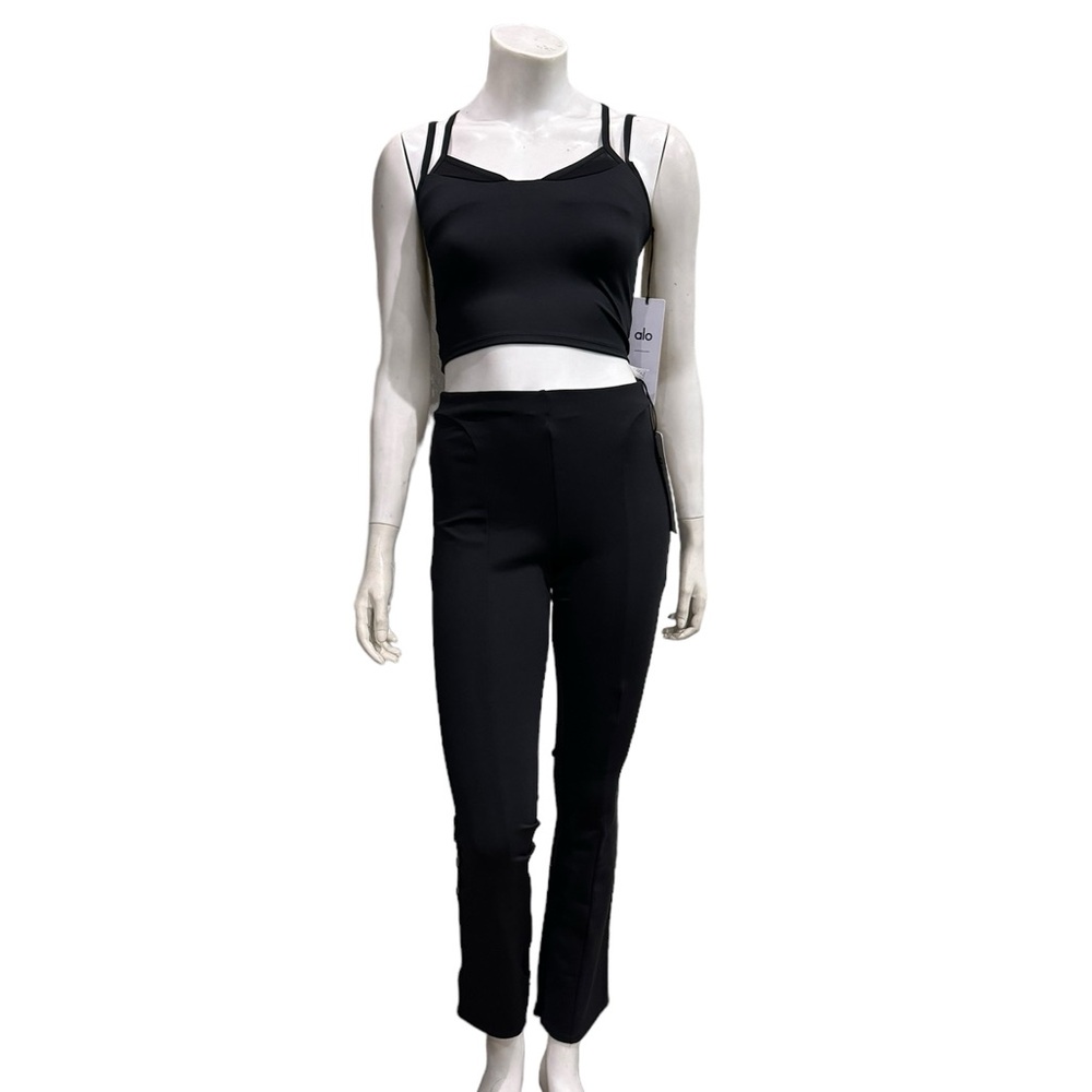 ALO YOGA Womans Black Sports Bra And Leggings Outfit